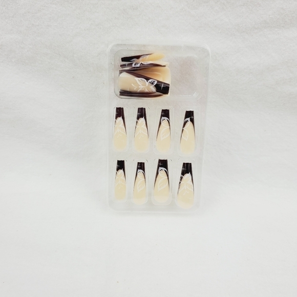 24 Pieces Fake press on nails - Picture 4 of 7